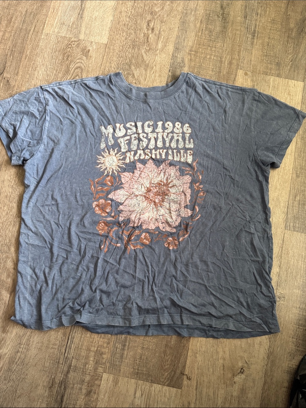 Vintage-Inspired Blue Music Festival Graphic Tee